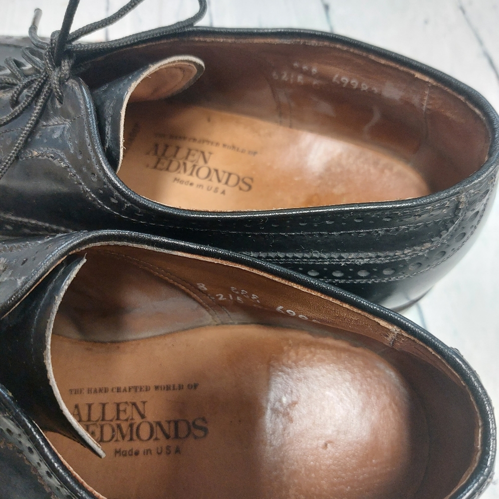 Allen Edmonds wingtip Oxford shoes - Picture 7 of 8